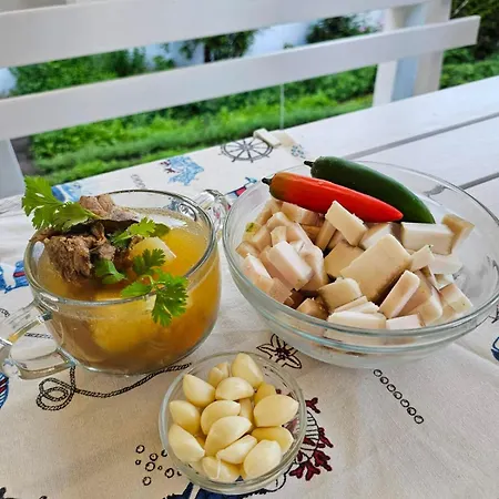 акра-ф מלון