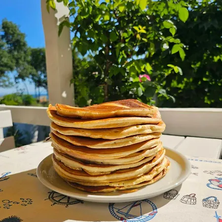 акра-ф מלון צ'רנומורץ