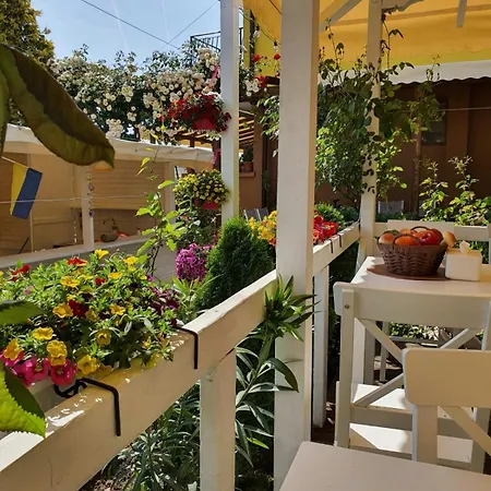 Hotel акра-ф Chernomorets
