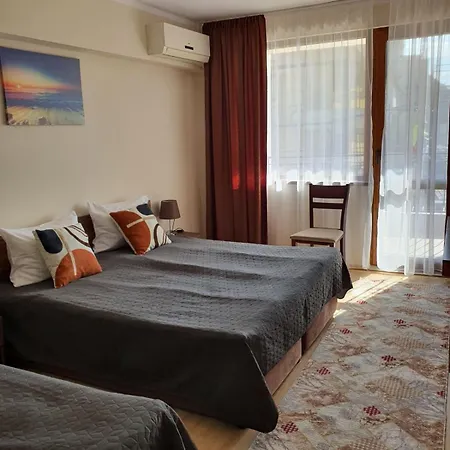 Hotel акра-ф *