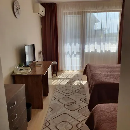 акра-ф Hotel
